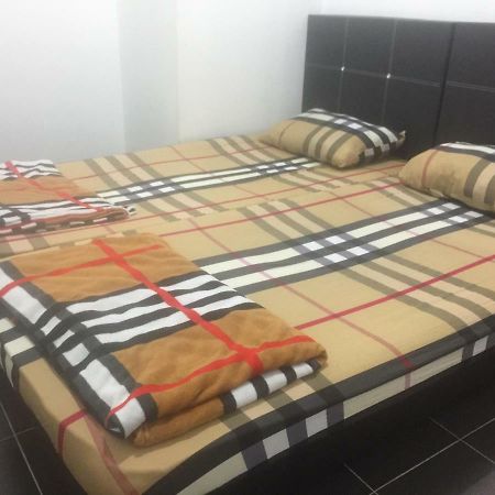 Jiaxin Hostel Ulu Tiram Luaran gambar