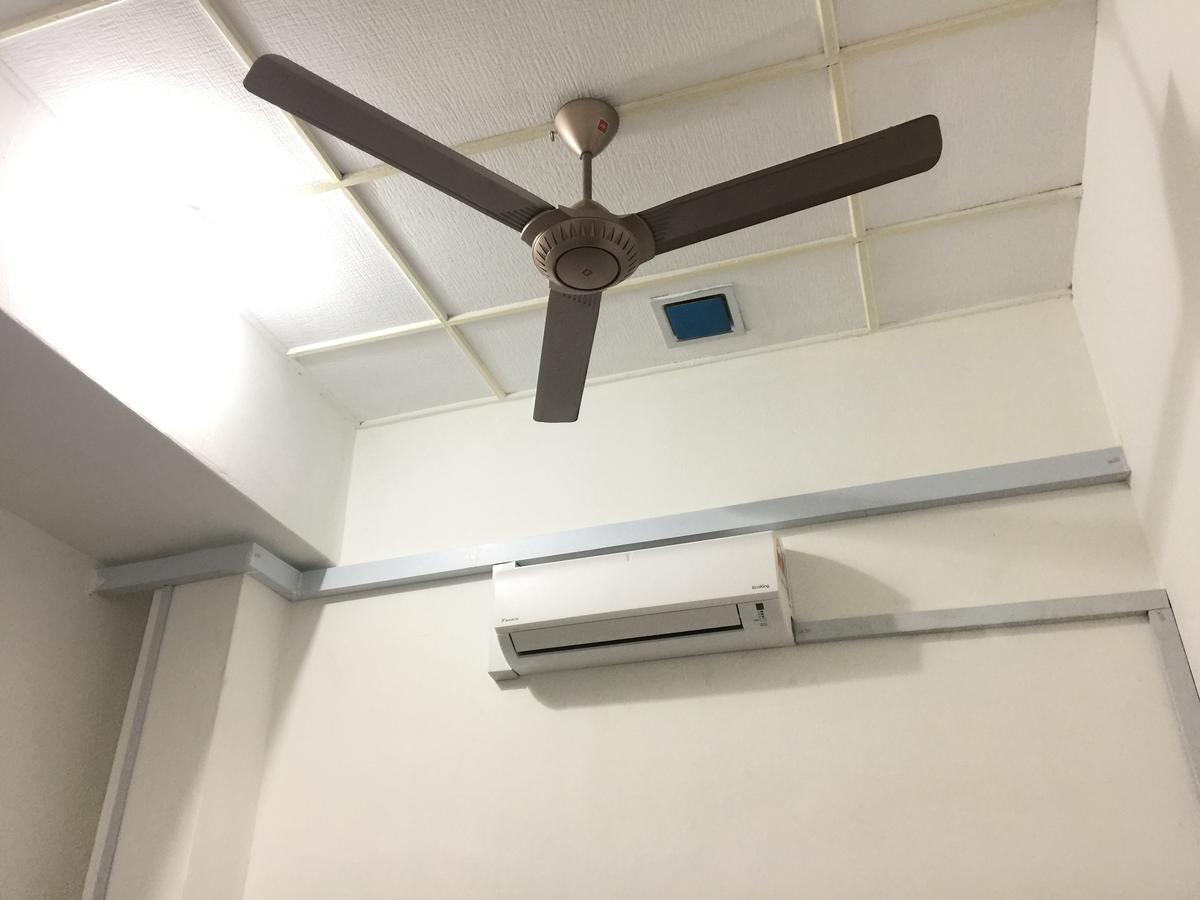 Jiaxin Hostel Ulu Tiram Luaran gambar