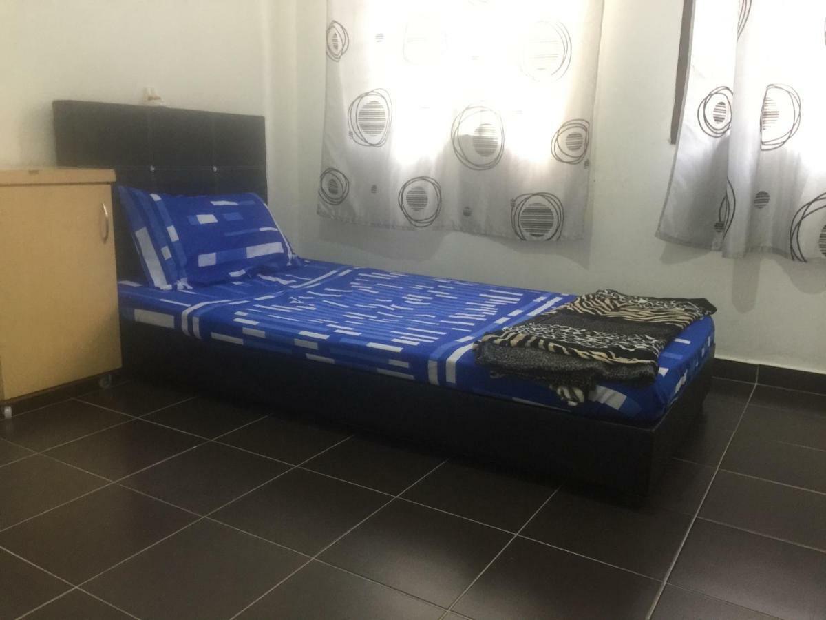 Jiaxin Hostel Ulu Tiram Luaran gambar