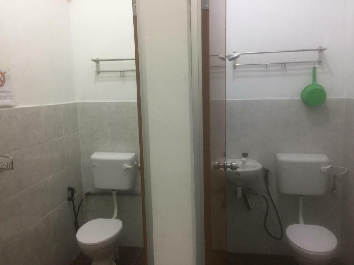 Jiaxin Hostel Ulu Tiram Luaran gambar